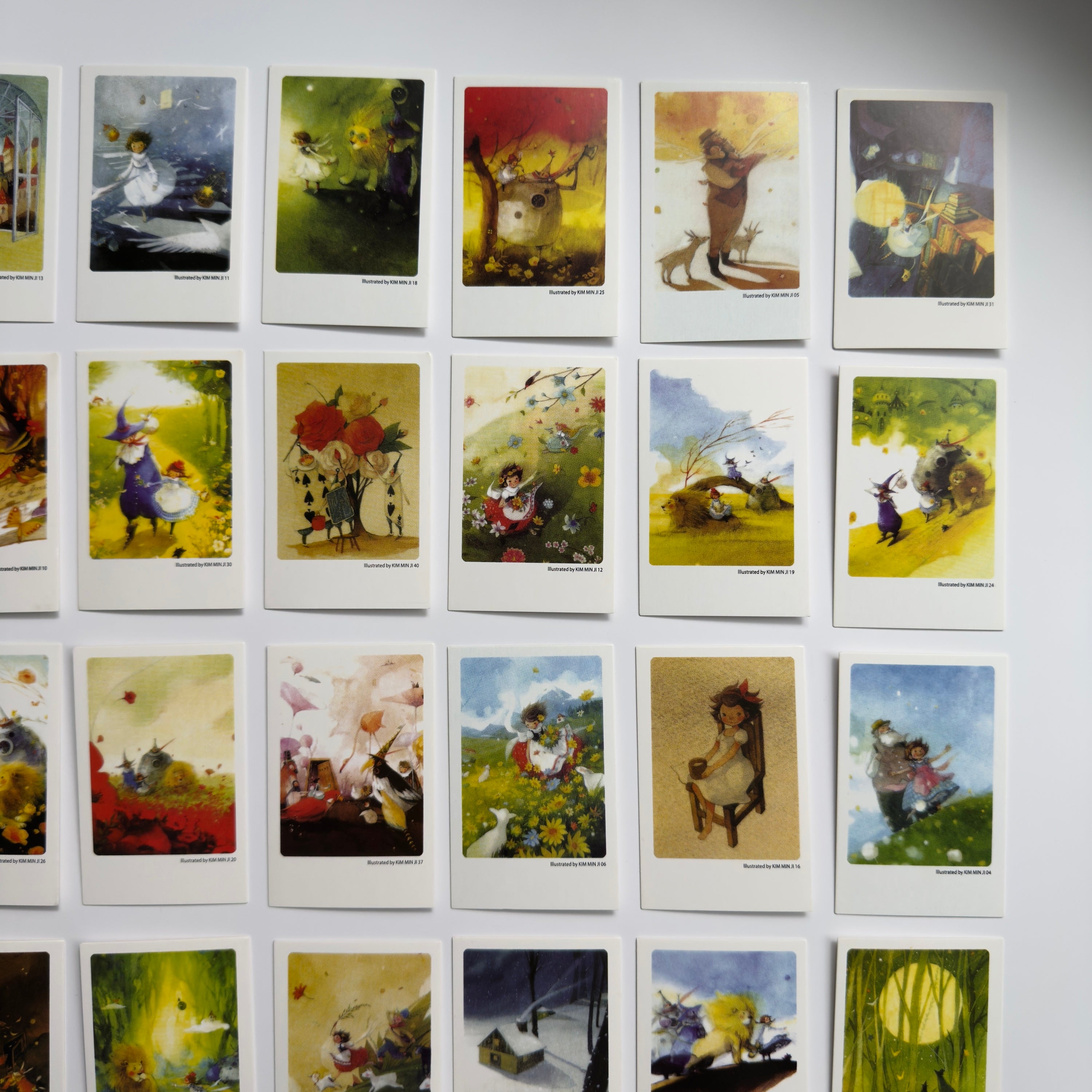 🧚‍♀️ Kim Min-Ji Classic Collection - Mini Postcards in a Tin Box